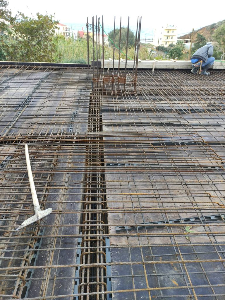 The slab reinforcement on the formwork, before the concrete pour.