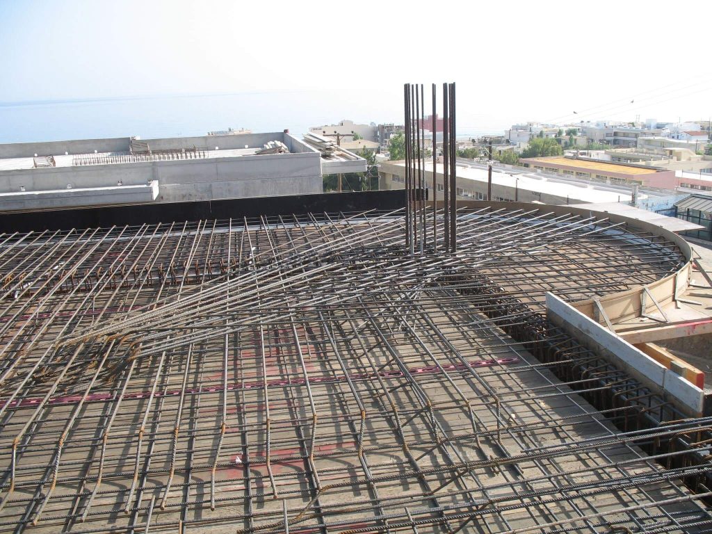 Slab reinforcement with a curved edge, where the curved balconies are formed.